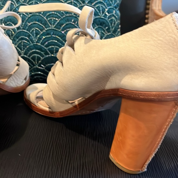 SALE! Frye Cream Ivory women's 9 Sophia Tie-On Leather Upper Leather Block 4" H - Picture 6 of 12